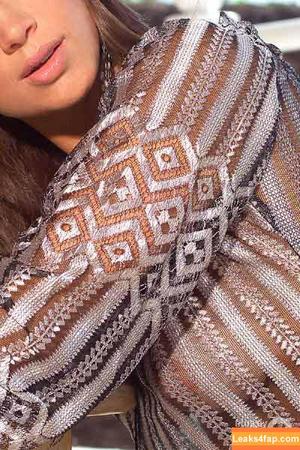 Virgula Girl photo #7095