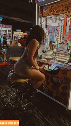Visual Vixen photo #0012
