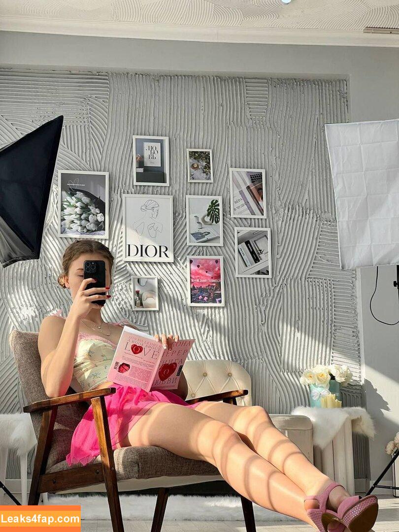 _vitaniemi01 / bloom.xvi / nayane_vitali01 / vitaniemi leaked photo photo #0145