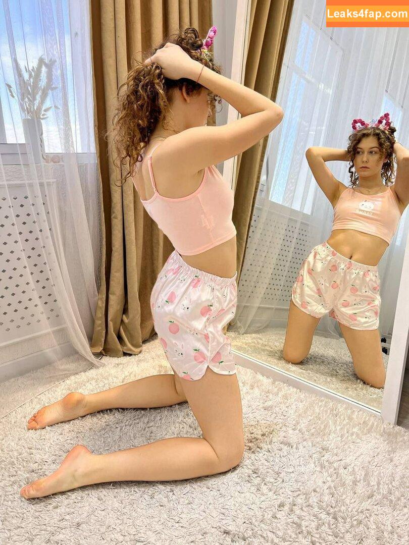 _vitaniemi01 / bloom.xvi / nayane_vitali01 / vitaniemi leaked photo photo #0153