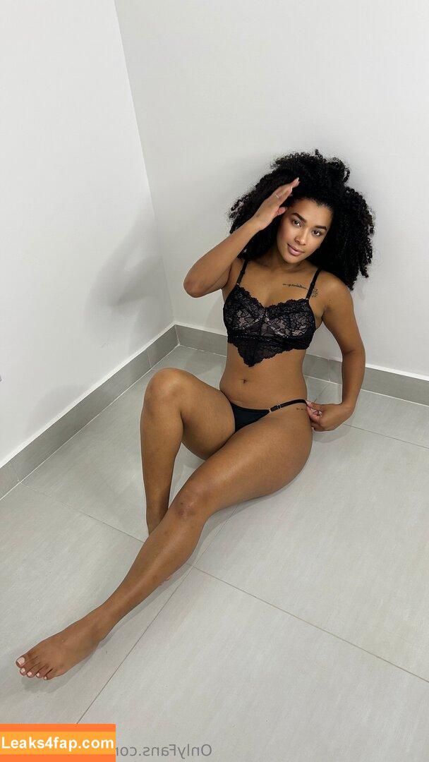 vitoria_alves / vitoriaalves02__ leaked photo photo #0057
