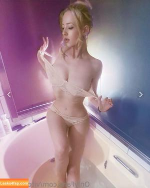Vitoria Holtt photo #0009