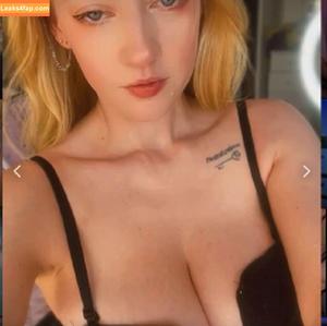 Vitoria Holtt photo #0315