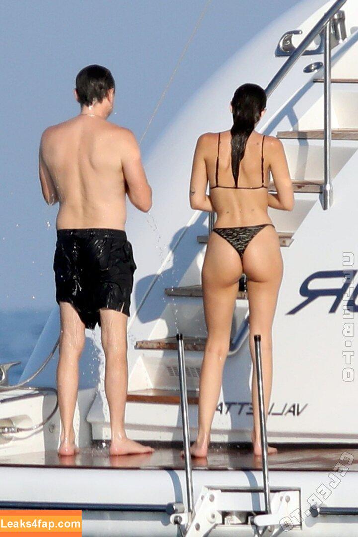 Vittoria Ceretti / vittoria слитое фото фото #0391