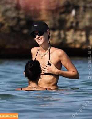 Vittoria Ceretti photo #0380