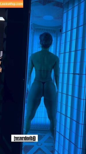 Vivi Winkler photo #0316