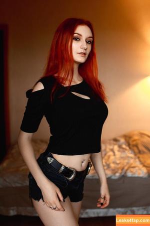 Vixena Siren photo #0001