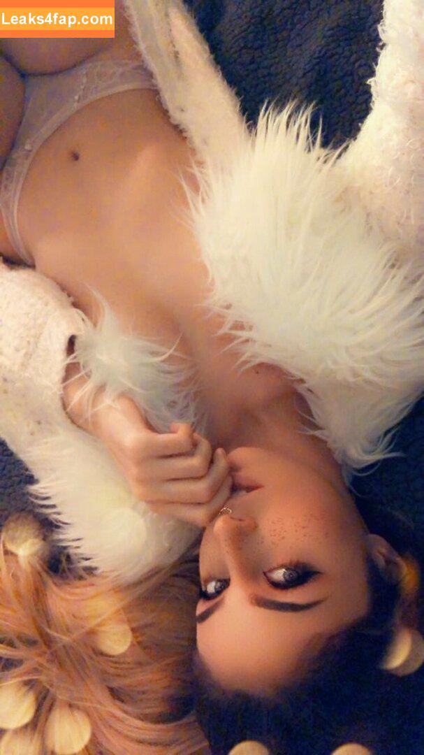 Vixence / Vixencecos / xoxovixence leaked photo photo #0945