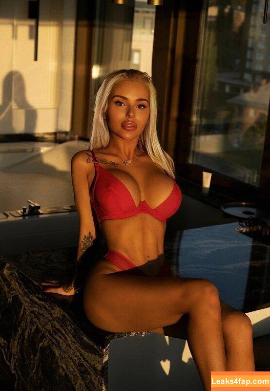 Vlada Capeloon / elisecapeloon / only_vlada / vlada.capeloon leaked photo photo #0117