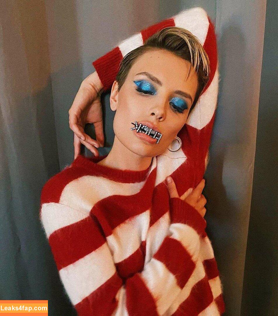 Wallis Day / wallisday leaked photo photo #0019