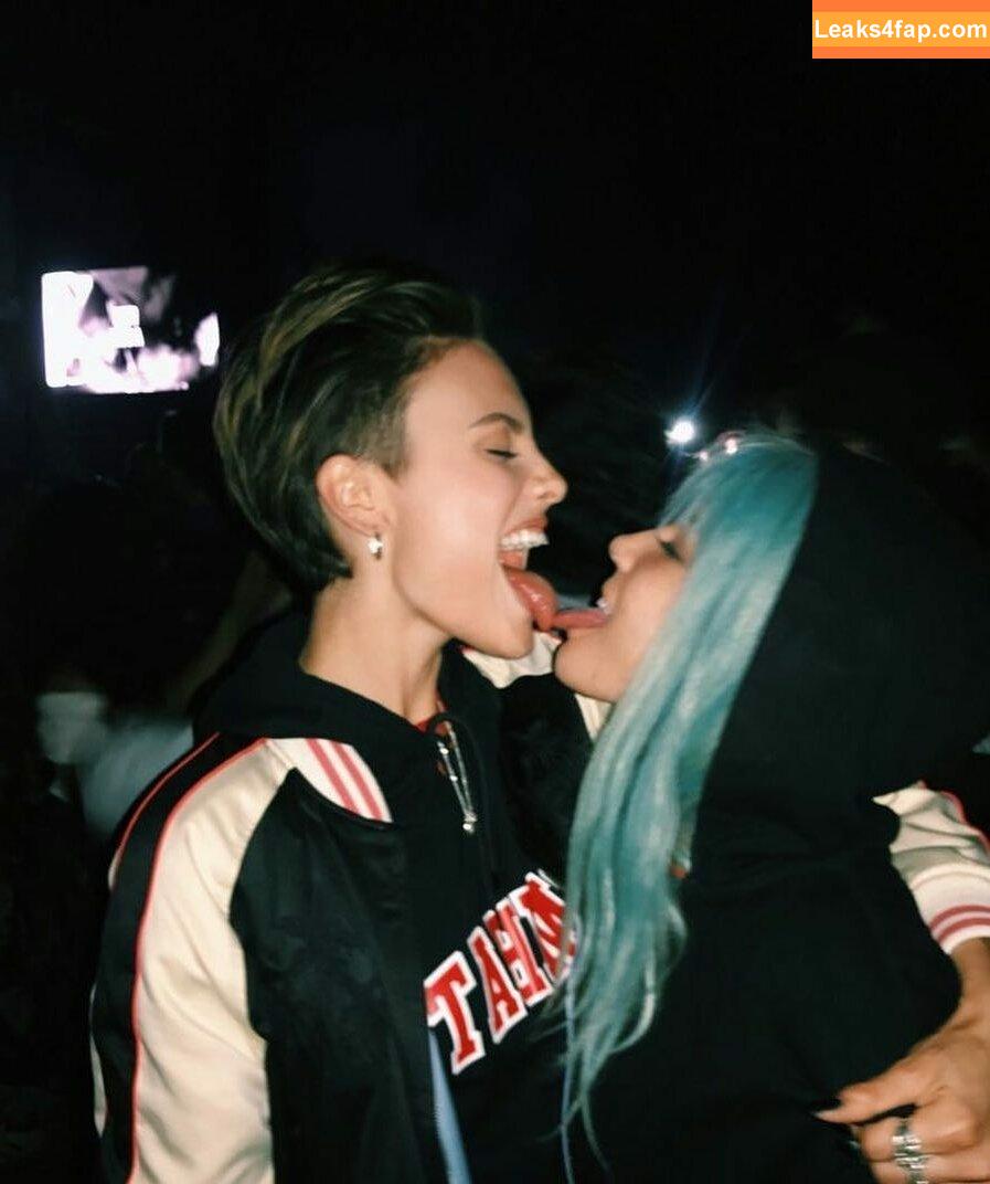 Wallis Day / wallisday leaked photo photo #0049