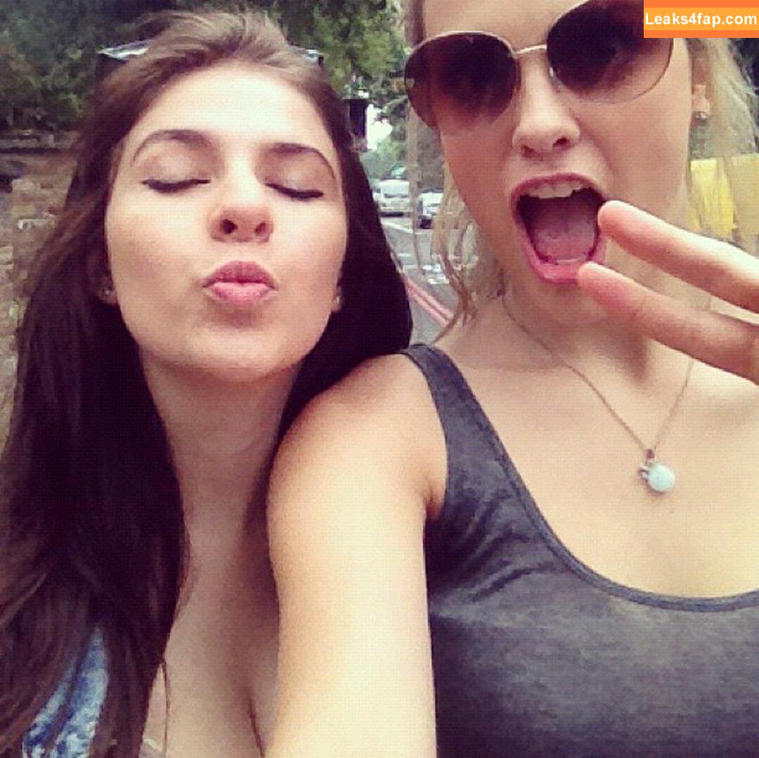 Wallis Day / wallisday leaked photo photo #0057
