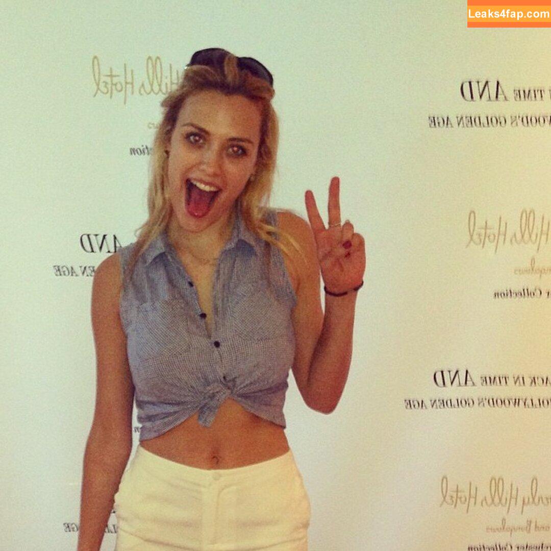 Wallis Day / wallisday leaked photo photo #0076