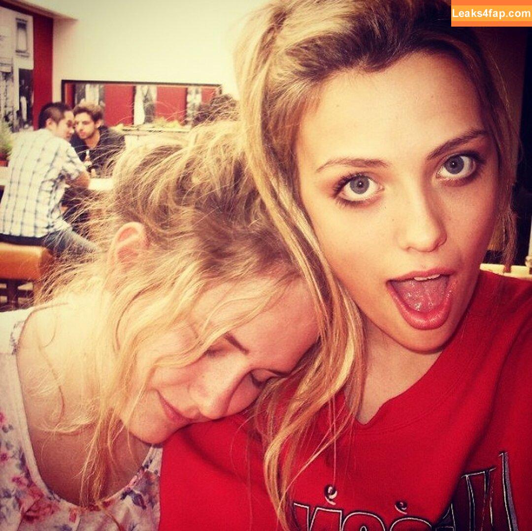 Wallis Day / wallisday leaked photo photo #0081
