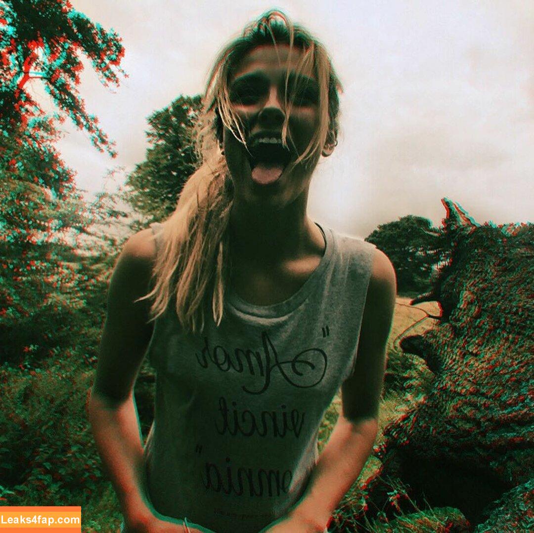 Wallis Day / wallisday leaked photo photo #0094
