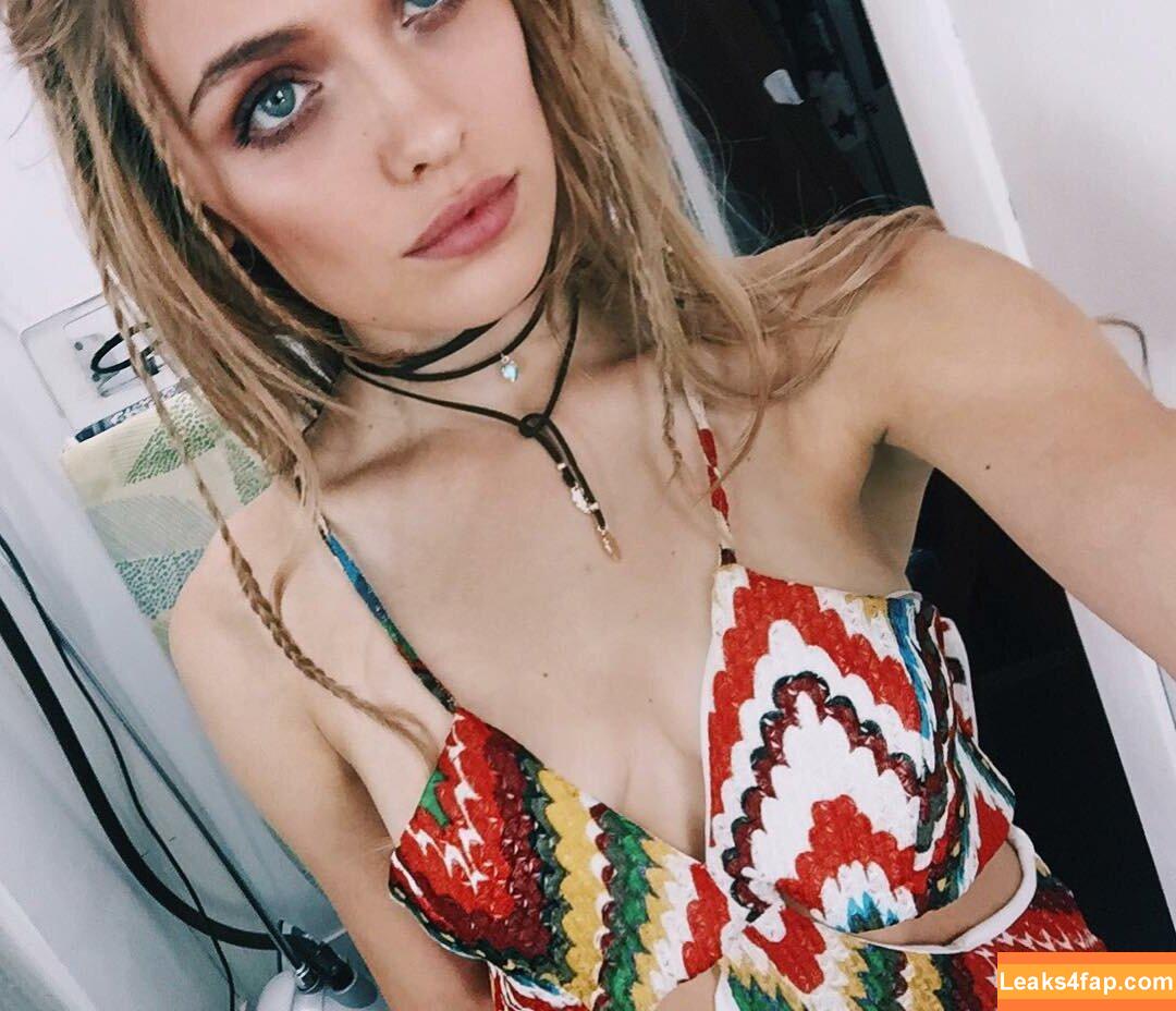 Wallis Day / wallisday leaked photo photo #0105