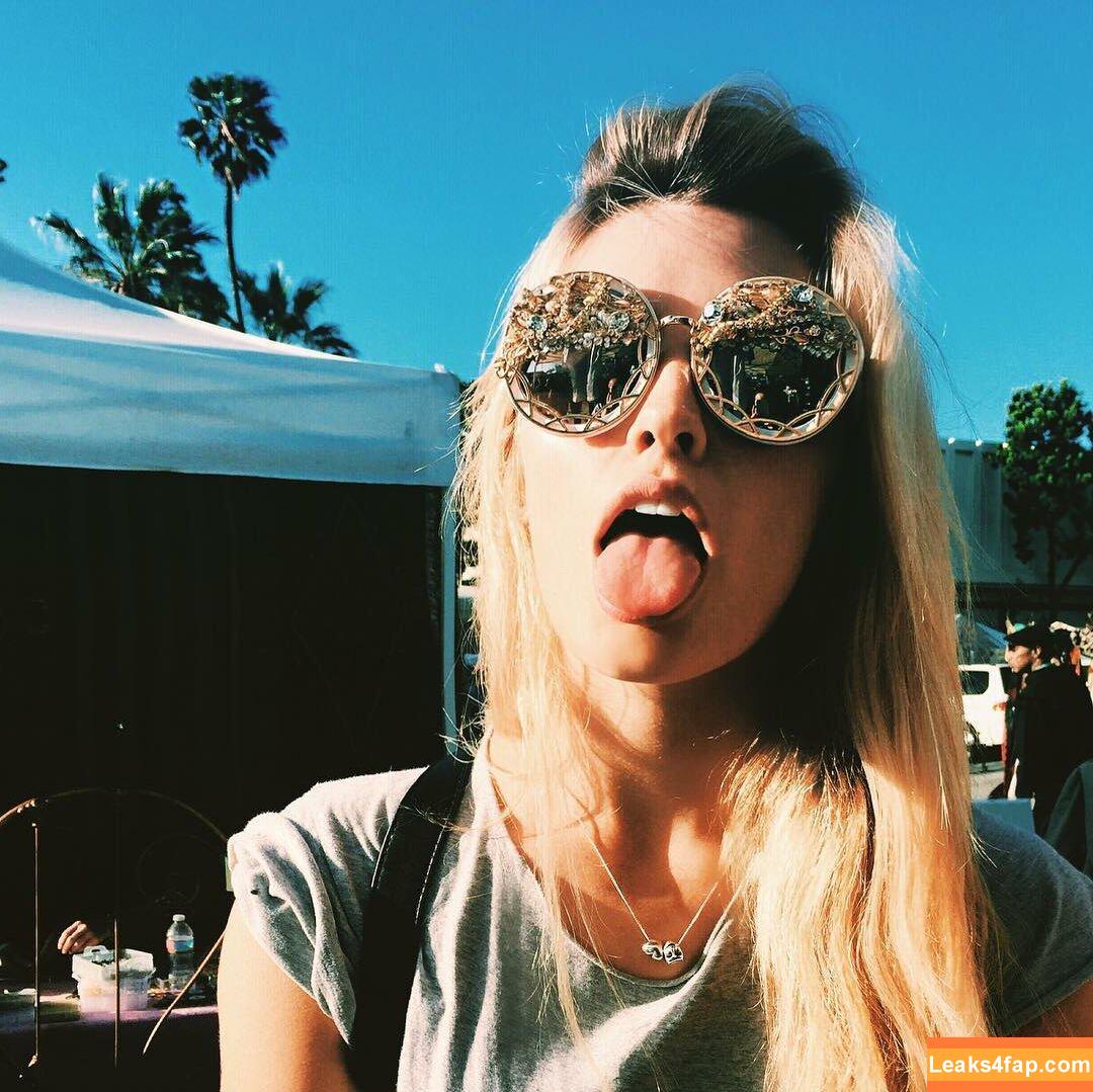 Wallis Day / wallisday leaked photo photo #0112