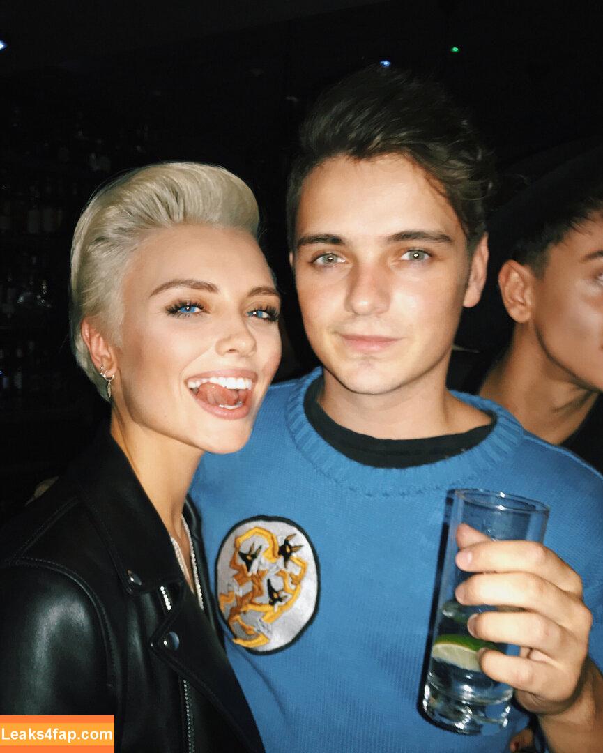 Wallis Day / wallisday leaked photo photo #0125