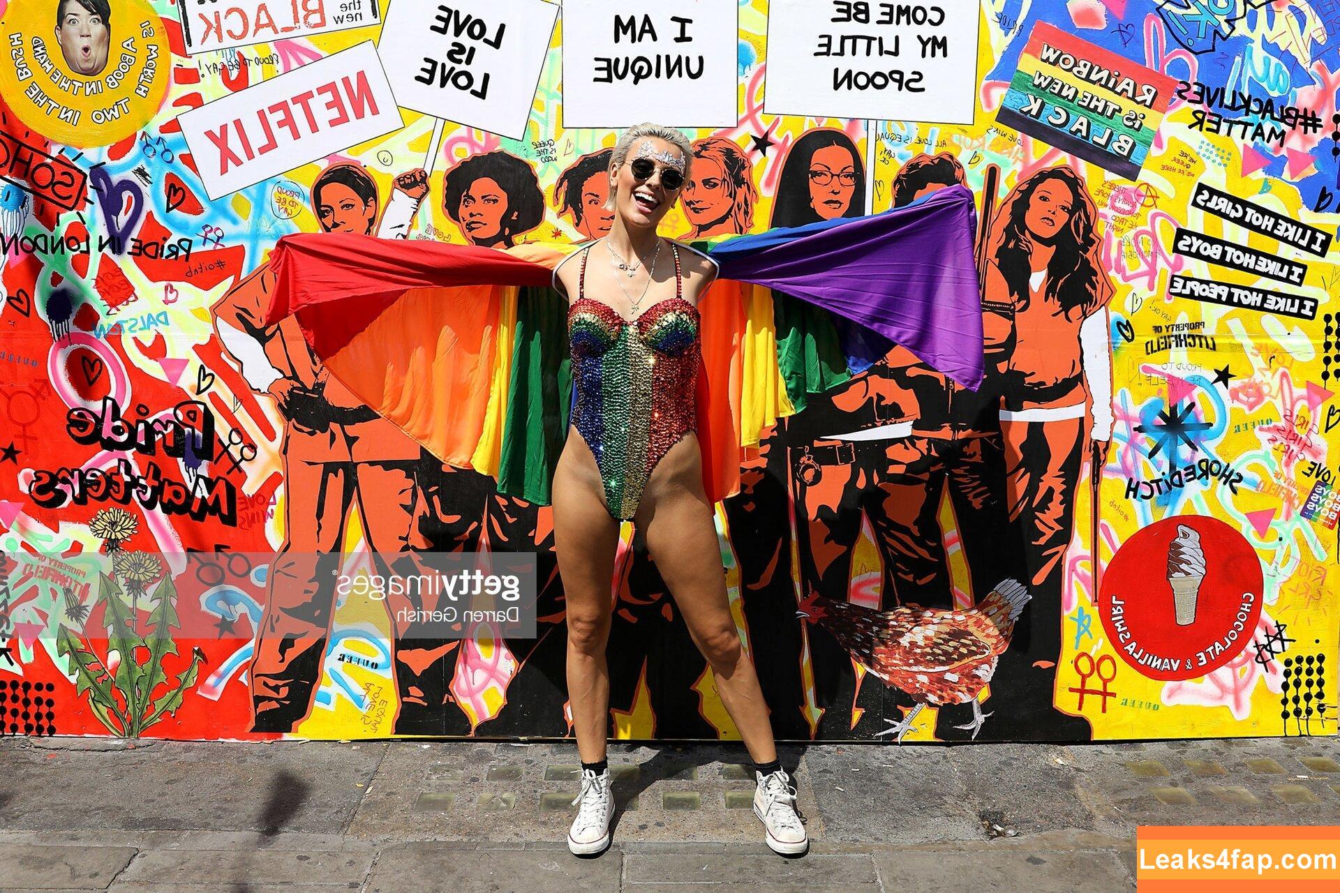 Wallis Day / wallisday leaked photo photo #0145