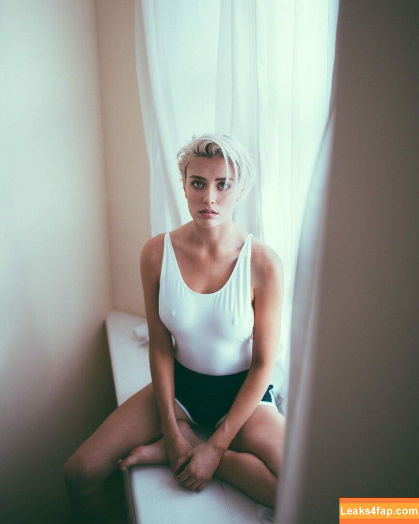 Wallis Day / wallisday leaked photo photo #0201