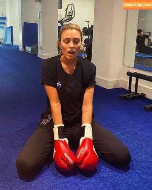 Wallis Day photo #0014