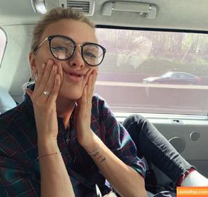 Wallis Day photo #0017