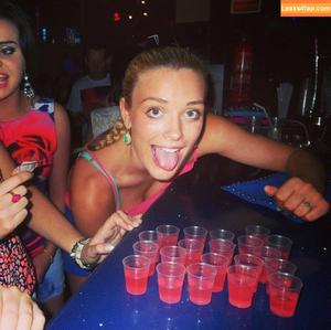 Wallis Day photo #0072