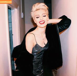 Wallis Day photo #0113