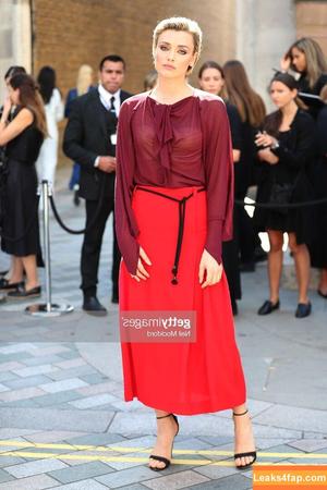 Wallis Day photo #0142