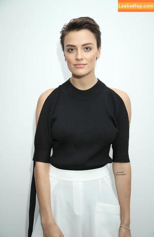 Wallis Day photo #0183