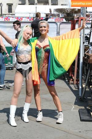 Wallis Day photo #0191