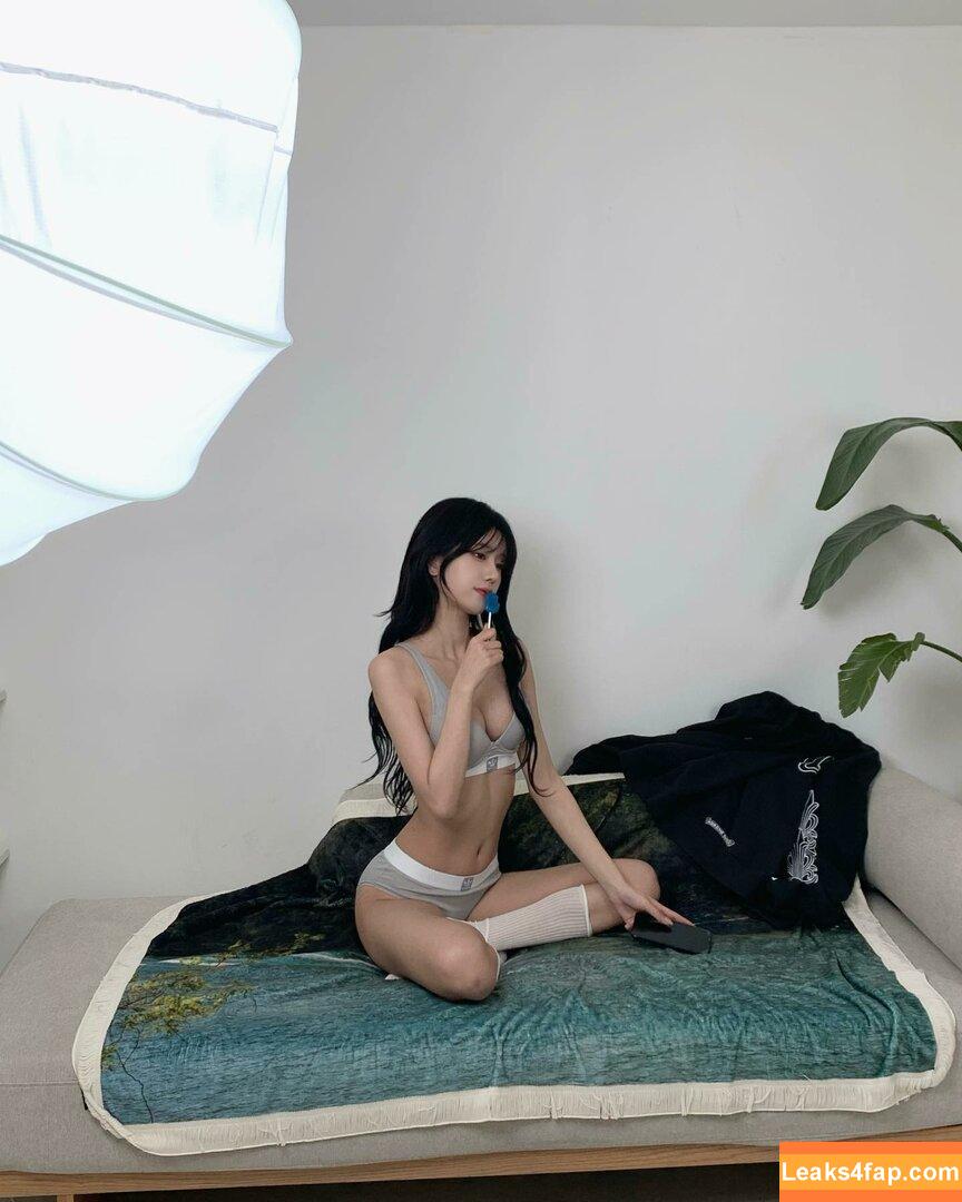 we8136 / suri_s2_ / 최솜이 leaked photo photo #0054