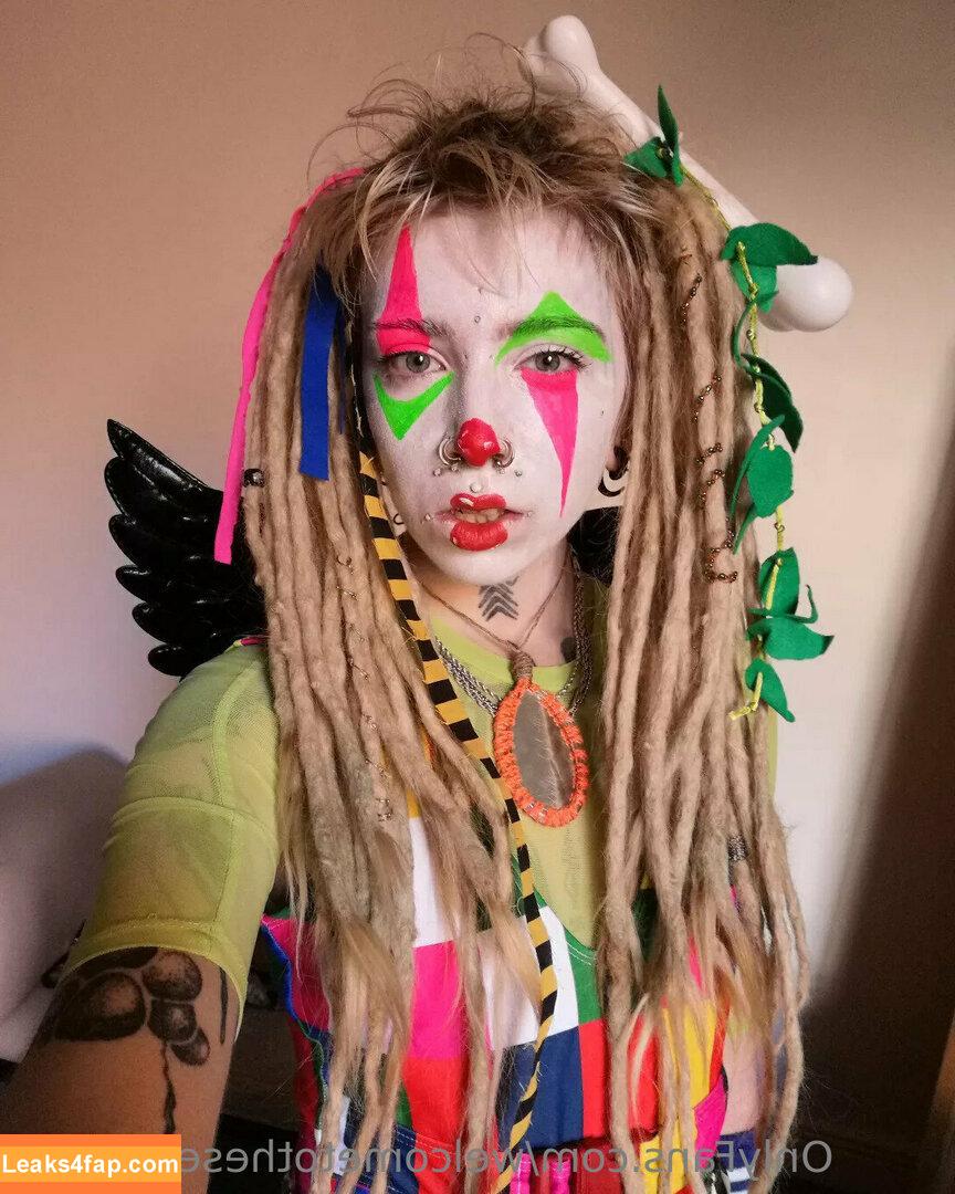 welcometothesewerfree / touchedbyheartlyss leaked photo photo #0001