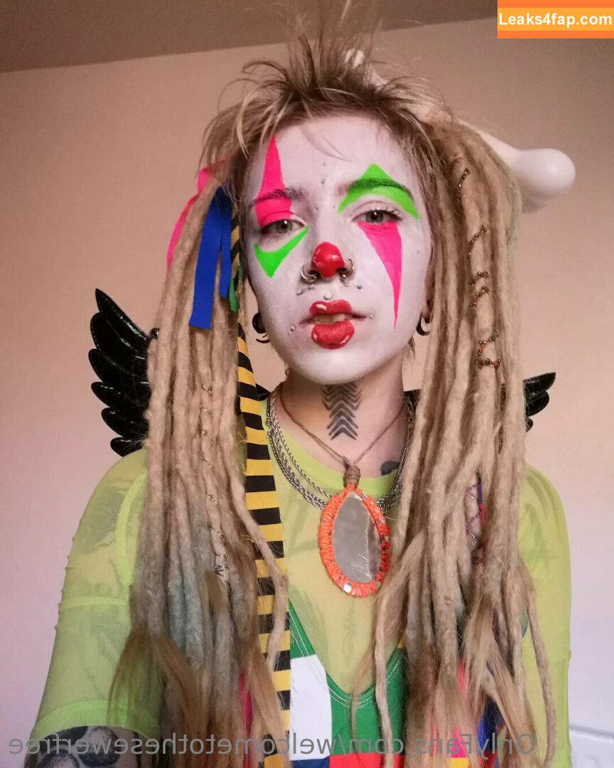 welcometothesewerfree / touchedbyheartlyss leaked photo photo #0003