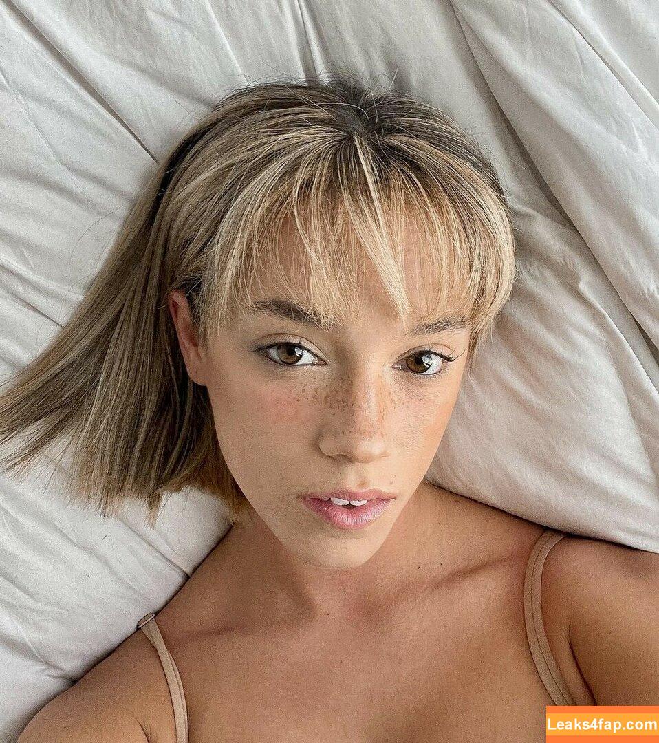 wellbeingwithabigail / Abigail St. John leaked photo photo #0069