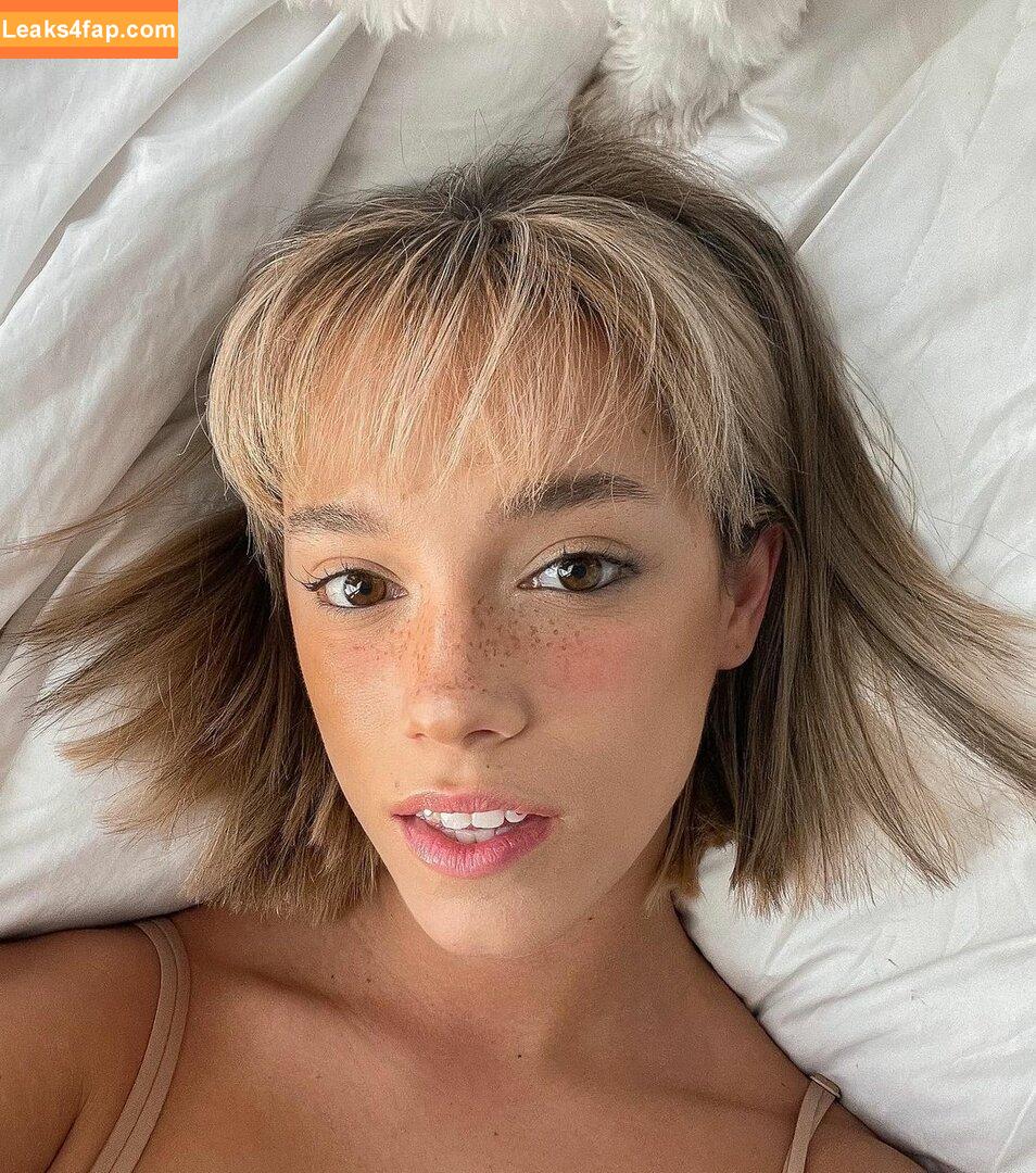 wellbeingwithabigail / Abigail St. John leaked photo photo #0070