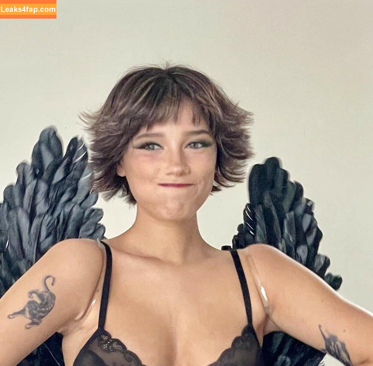 wellbeingwithabigail / Abigail St. John leaked photo photo #0077