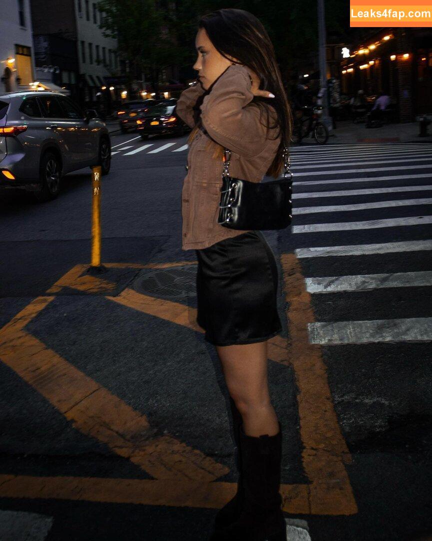 wellbeingwithabigail / Abigail St. John leaked photo photo #0197