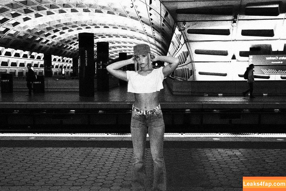 wellbeingwithabigail / Abigail St. John leaked photo photo #0208