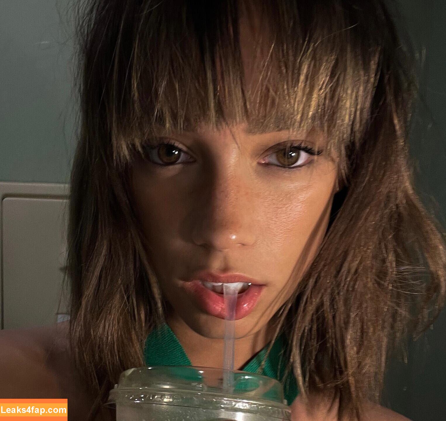 wellbeingwithabigail / Abigail St. John leaked photo photo #0231