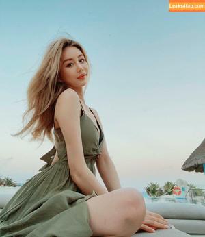 Wengie photo #0001