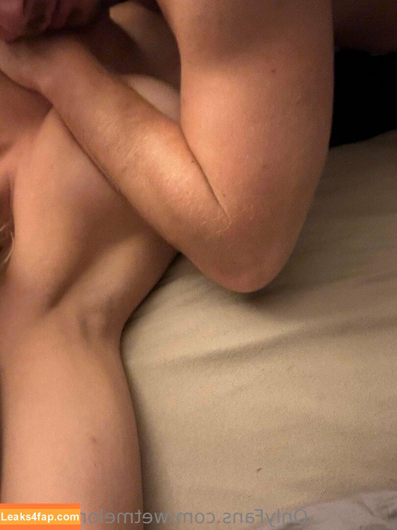 wetmelonscouple /  leaked photo photo #0010