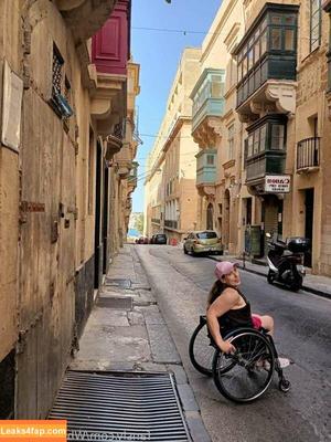 Wheelchairgirl photo #0068