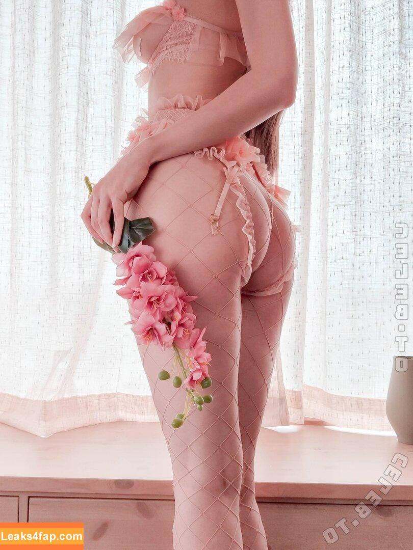 Whitespring / whitespring_cos2 leaked photo photo #0516