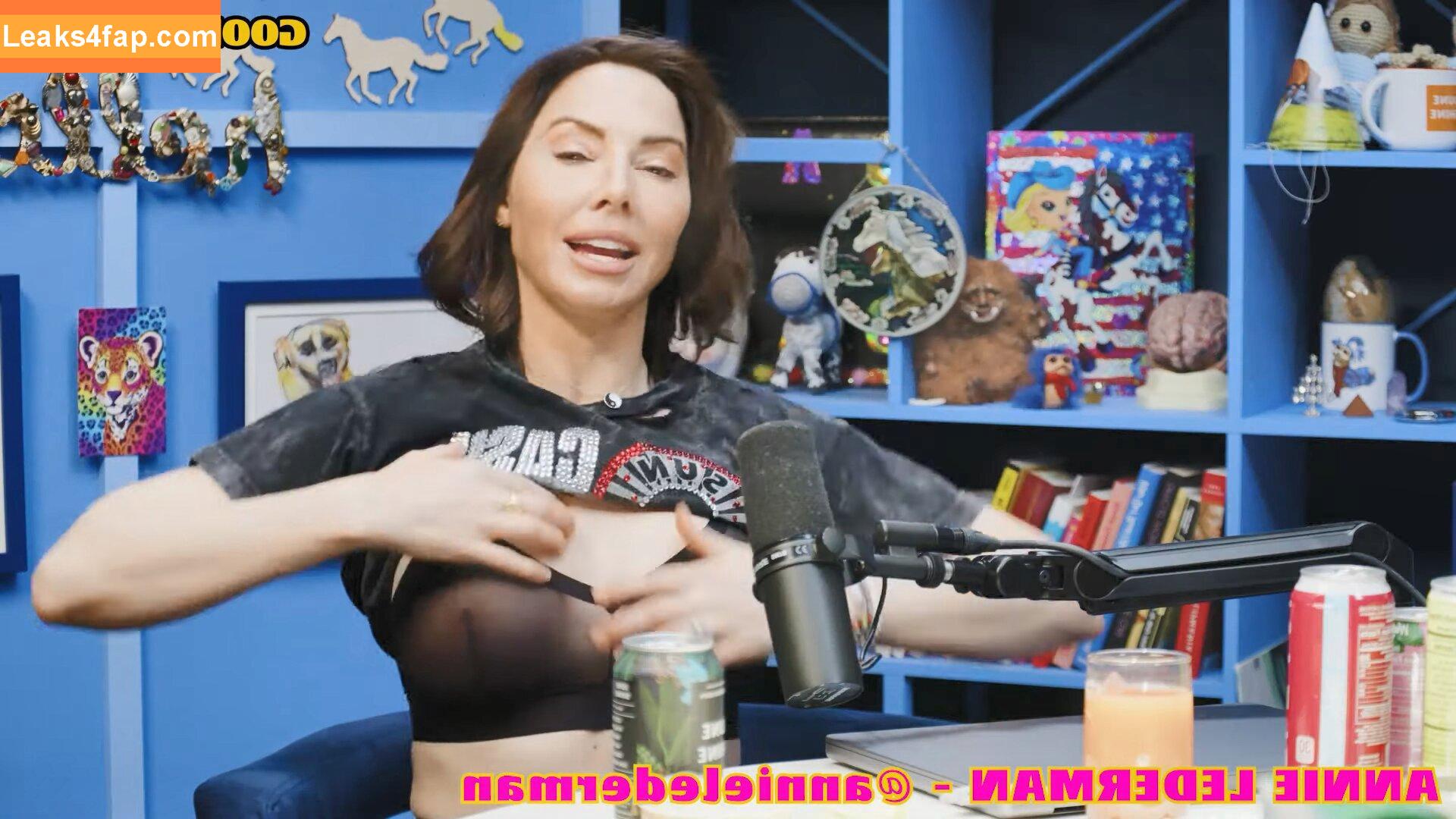 Whitney Cummings / whitneycummings leaked photo photo #0083