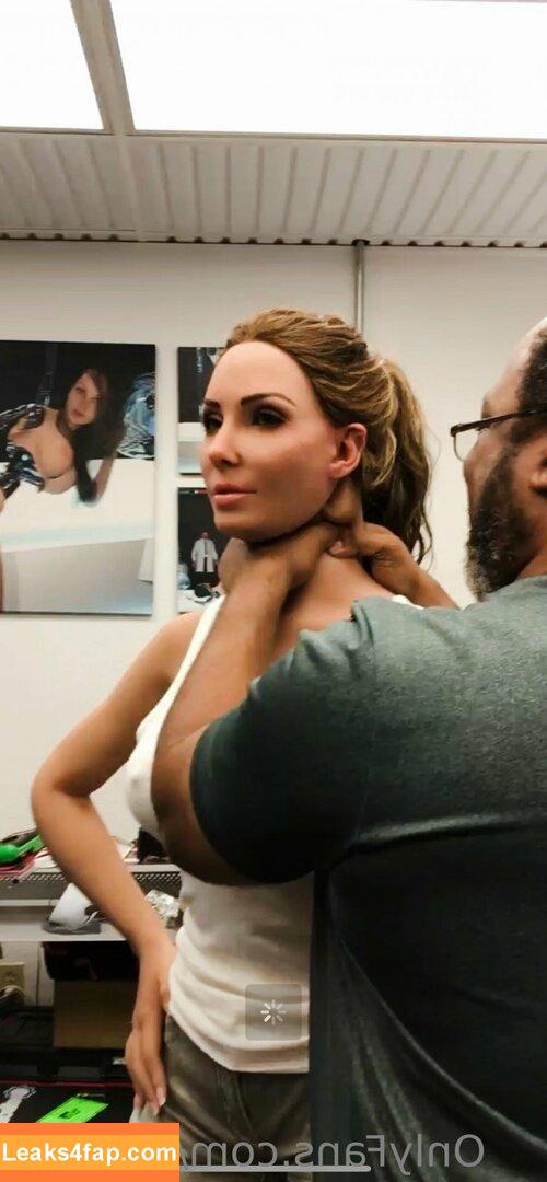 Whitney Cummings / whitneycummings leaked photo photo #0157