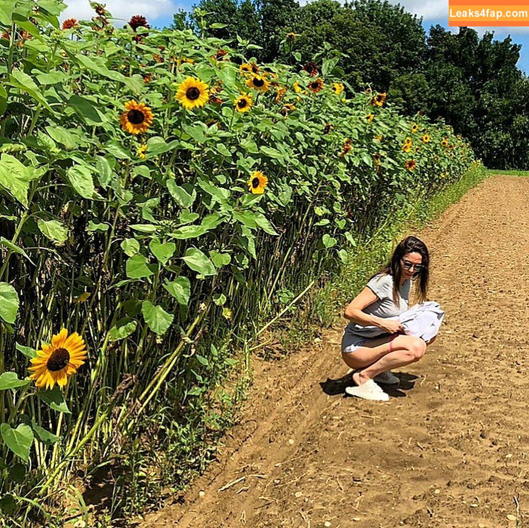 Whitney Cummings / whitneycummings leaked photo photo #0237