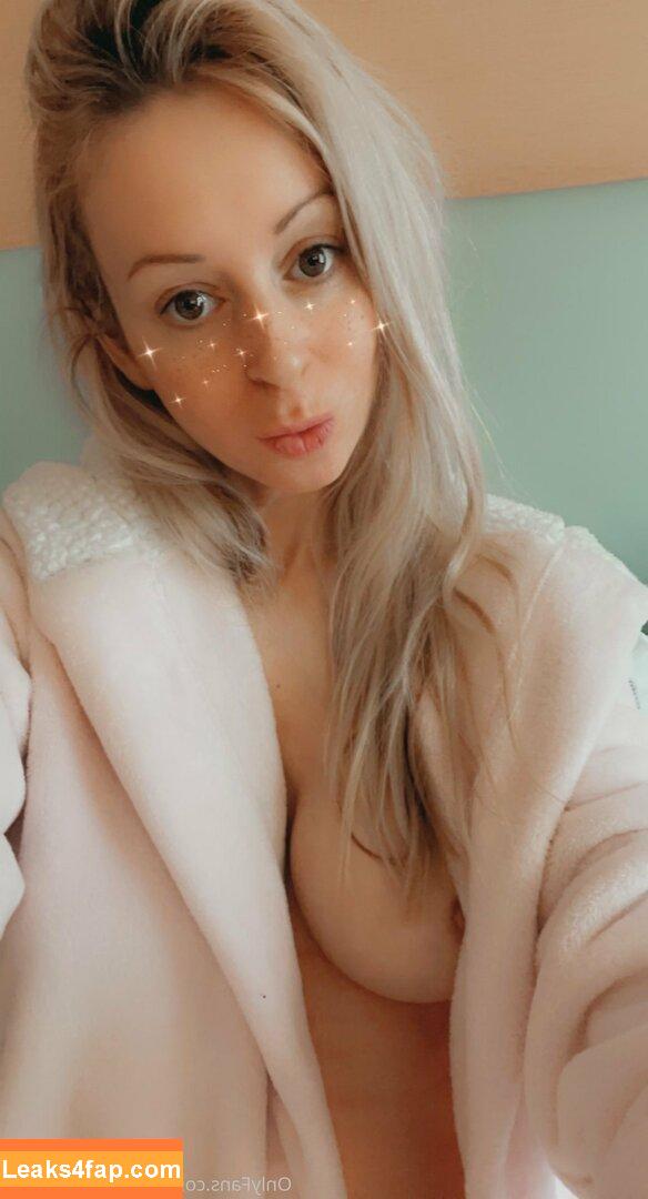 wholefoods-milf / milfs_of_wholefoods leaked photo photo #0002