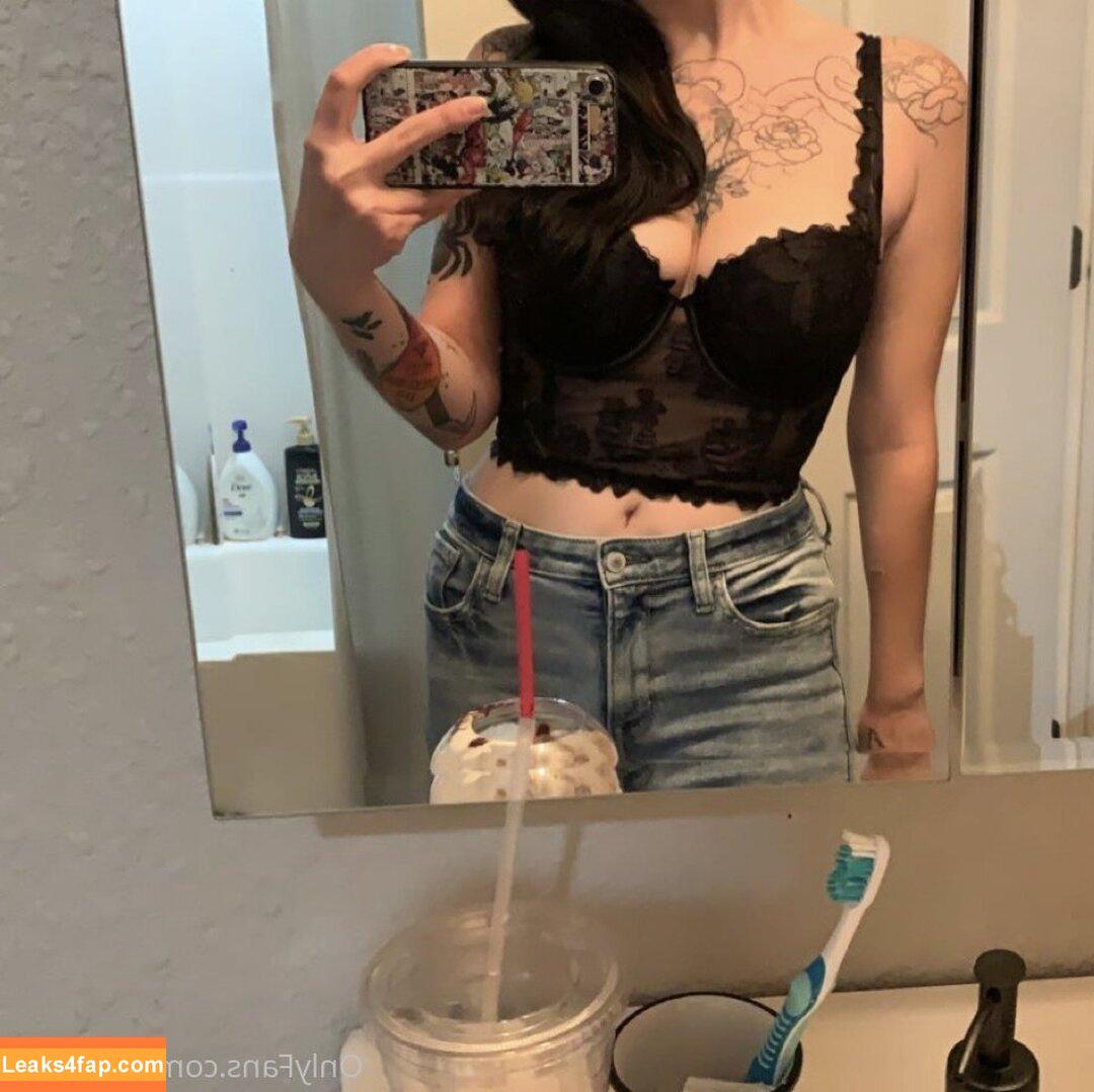 wiccanne /  leaked photo photo #0004
