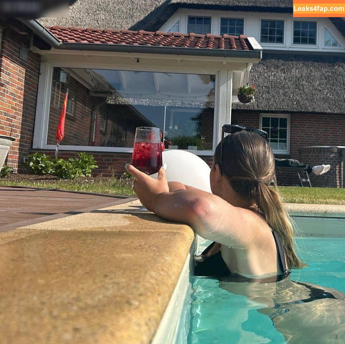 Wieke / wieke.l leaked photo photo #0056